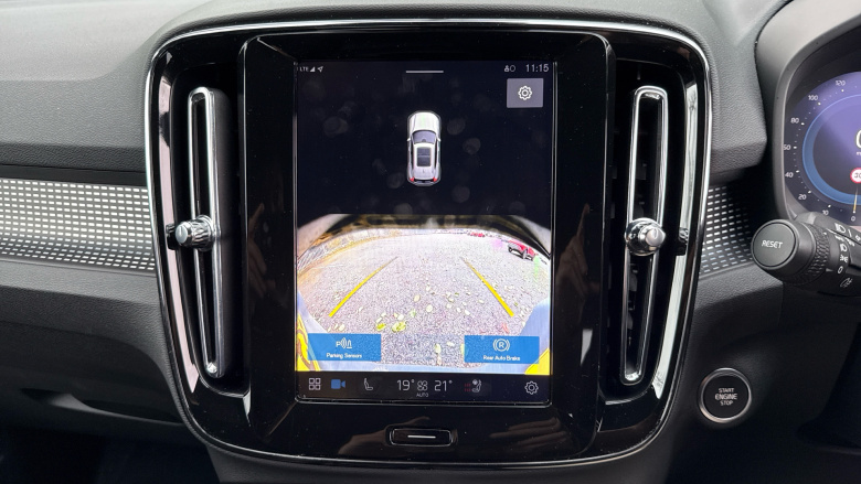 Volvo XC40 2.0 B3P Plus Dark 5dr Auto Petrol Estate